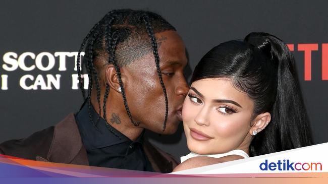 Kylie Jenner Dan Travis Putus Ini Wanita Yang Digosipkan Jadi Orang Ketiga [ 365 x 650 Pixel ]