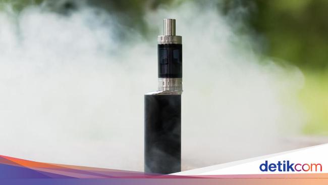 The Damaging Effects Of Electric Cigarettes on Respiratory Health, Explained by a Pediatric Pulmonologist in Jakarta