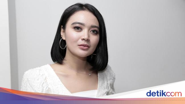 Wika Salim Ngaku Trauma Dengan Status Janda