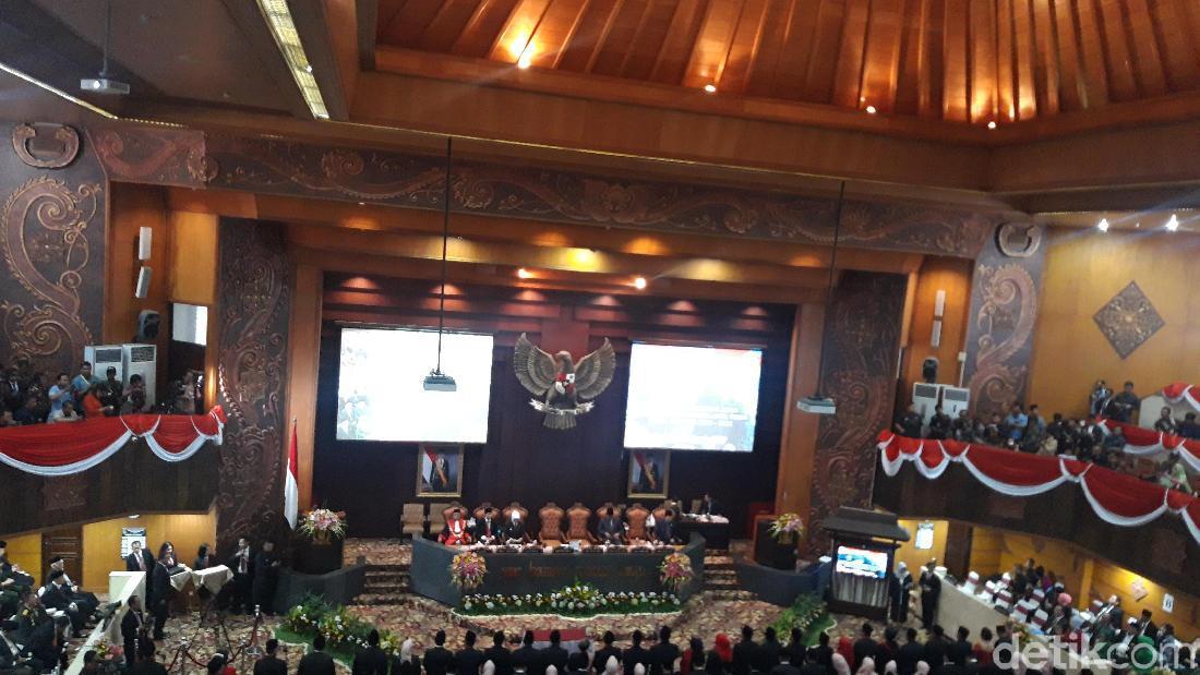 120 Anggota DPRD Jatim 2019-2024 Telah Dilantik