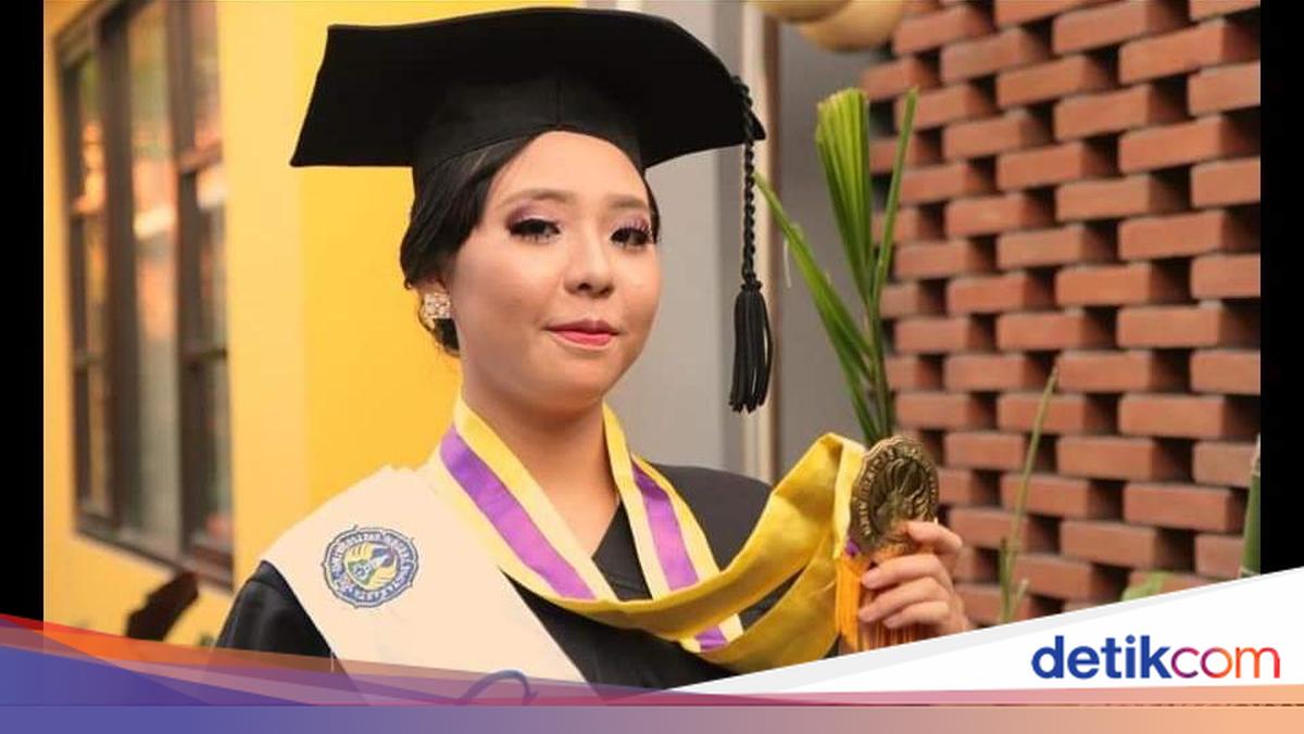 Beth Behrsning yalangoch fotosuratlari