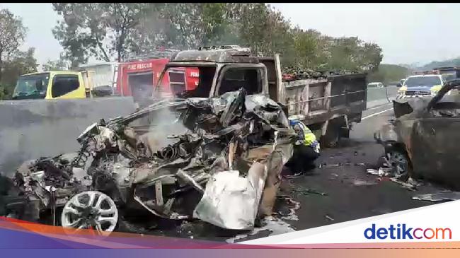 Kecelakaan tol cipularang istri saipul jamil