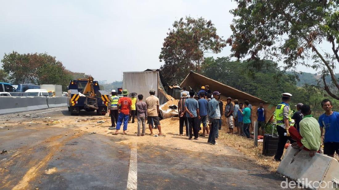 Beda Kemenhub-PUPR Soal Biang Kerok Kecelakaan Di Tol Cipularang