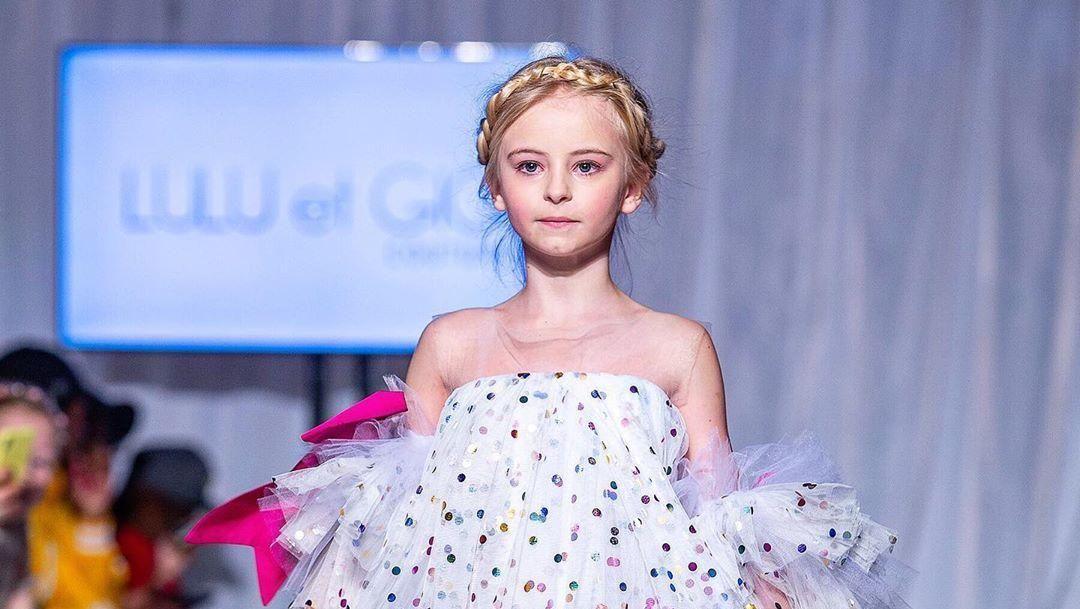 Model Cilik 'Tanpa Kaki' Ukir Sejarah Di Catwalk New York Fashion Week