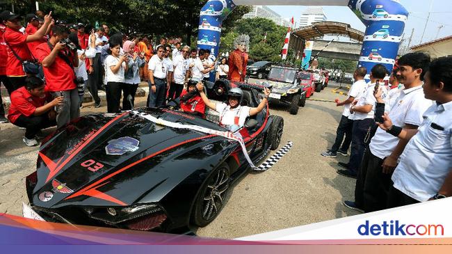 Dari Surabaya Lima Mobil Listrik ITS Tiba di Jakarta Foto 4 Dari Surabaya Lima Mobil Listrik ITS Tiba di Jakarta Foto 4