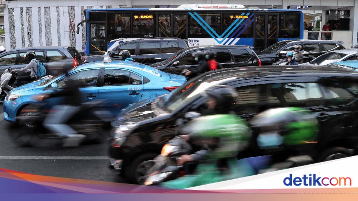 Kalau Mau Adil, Kenapa Motor Nggak Kena Sistem Ganjil-Genap?