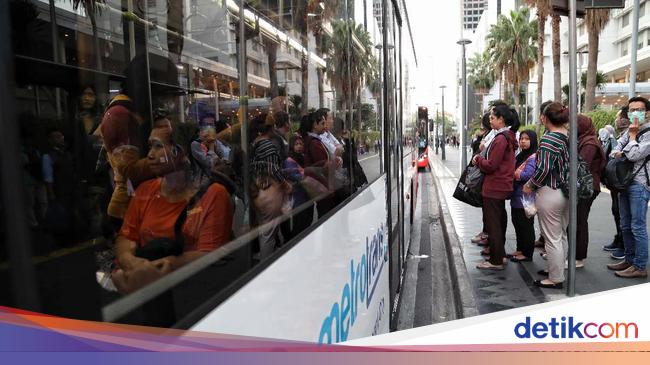 Bakal Ada Demo di DPR, Sejumlah Rute TransJakarta Dialihkan - detikNews