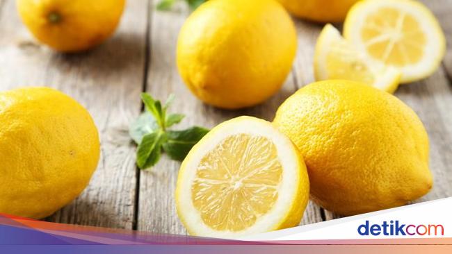 5 Tips Mudah Bersihkan Alat Masak Berminyak Pakai Lemon