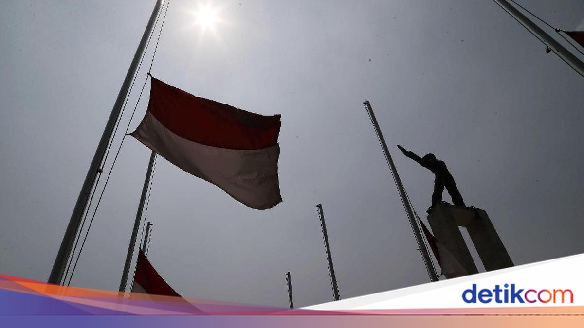 Hormati Wafatnya Try Sutrisno, Ini Aturan Bendera Setengah Tiang 2-4 Maret