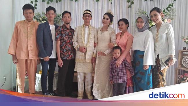 Viral Cara Bikin Pesta Pernikahan Sederhana Modal Rp 30 Juta Viral Cara Bikin Pesta Pernikahan Sederhana Modal Rp 30 Juta