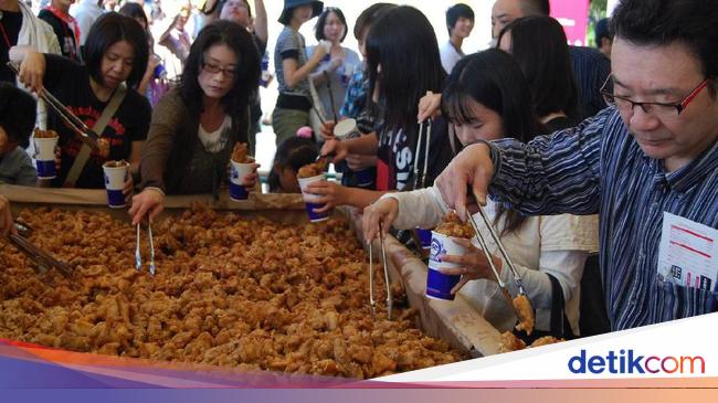 Rekor Dunia! Festival Makanan Ini Sajikan 1,666 Kg Chicken Karaage
