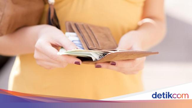 Arti Sebenarnya Mimpi Pegang Uang Banyak Bukan Mau Dapat Rezeki