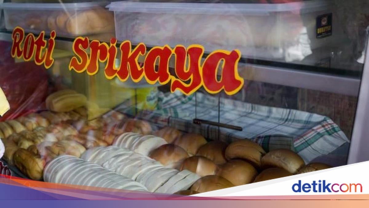 Bernostalgia Minum Es Kopi dan Roti Srikaya di Area Halte Glodok