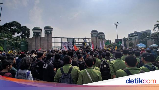 Tolak Ruu Kuhp Revisi Uu Kpk Mahasiswa Demo Dpr