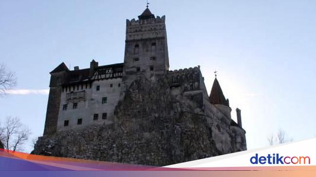 Kastil Drakula Kini Jadi Tempat Vaksinasi COVID-19 Gratis