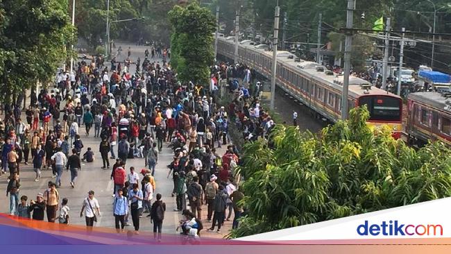 Beredar Kabar Stasiun Palmerah Dibakar Imbas Demo Ricuh, KAI Langsung Tepis