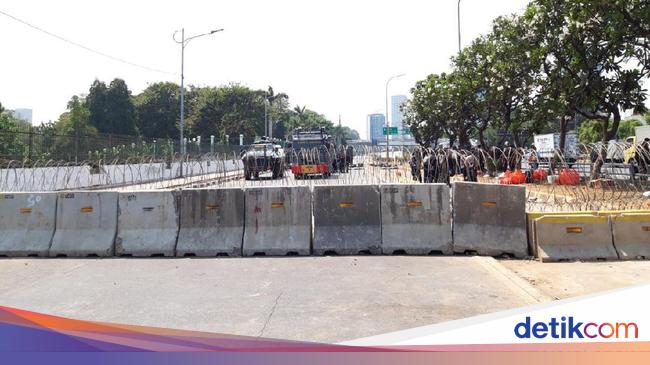 Antisipasi Demo Hari Ini, Jalan Gatot Subroto Arah DPR Dialihkan - detikNews