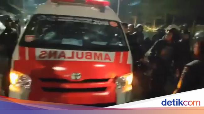 5 Ambulans Yang Diamankan Polisi Milik Pemprov Dki Disebut Angkut Molotov