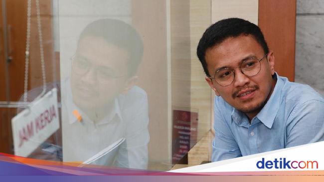 Fadli Zon Highlights Jokowi’s Twit in English, State Secretary Calls Attention