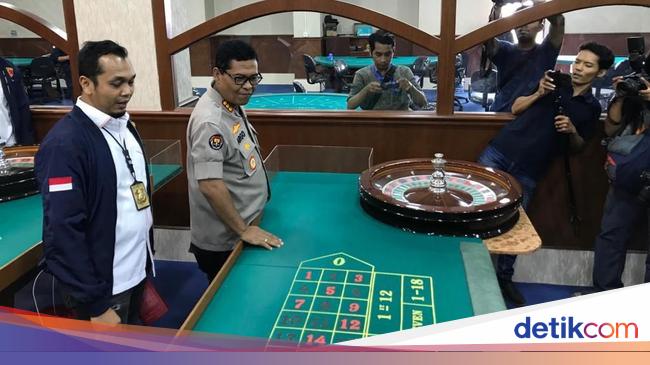 Panik Digerebek di Kasino di Apartemen Robinson, 1 Penjudi Tewas ...