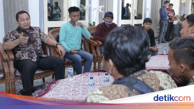 Angklung Pengamen Kota Lama Rusak Walkot Hendi Semua Saya Bayar