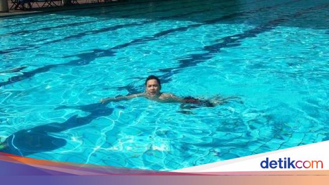 10 Kolam Renang Di Bandung Yang Bikin Liburan Kamu