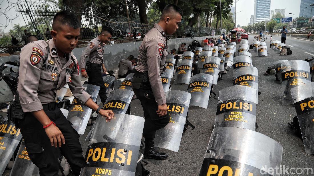 Polisi Kerahkan 8 Ribuan Personel Amankan Demo Di Patung Kuda-Kedubes ...