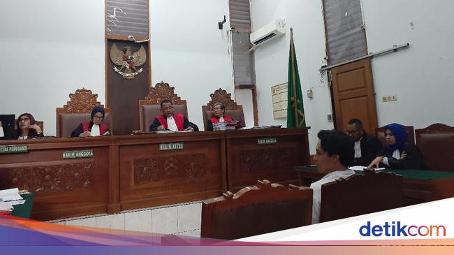 Jefri Nichol Dituntut 10 Bulan Pidana Terkait Kasus Ganja