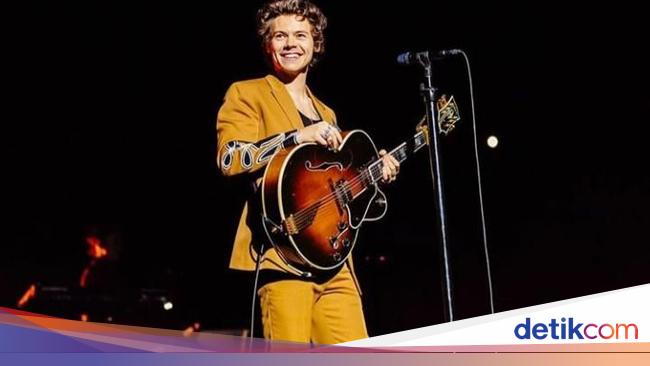 Harry Styles Bikin Cuitan �Watermelon Sugar�, Apa Artinya?