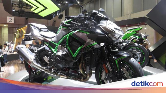 Riding a Kawasaki H2 will be anti-wrist and can avoid collisions