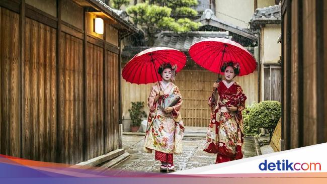 Di Jepang Payung Tak Sekadar Penghalang Hujan-Panas, tapi Alat Spiritual