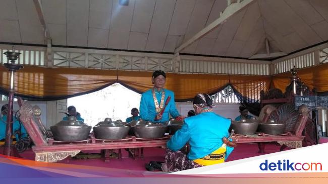 Dua Gamelan Sekaten Keraton Yogyakarta Mulai Ditabuh