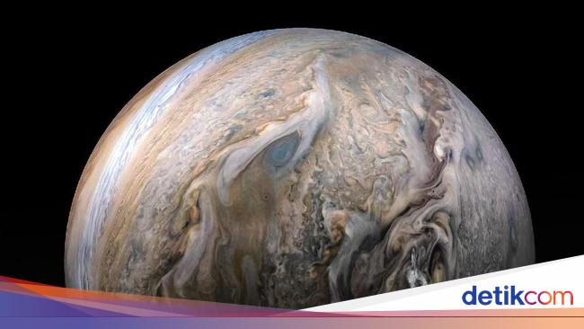 Scientists want to imitate helium rain like on Jupiter