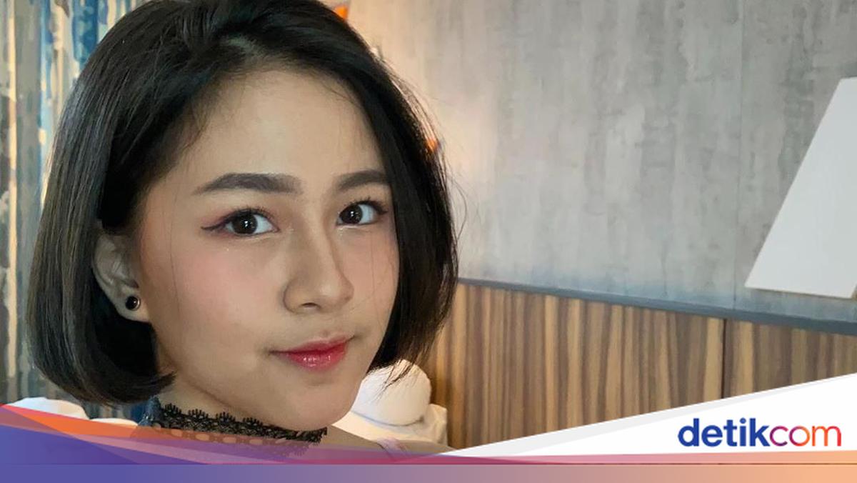 Ogir oqim jinsiy aloqaga xalaqit beradi Turli lavozimlarda ota va qizning porno video