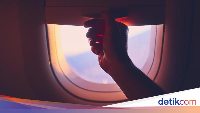 Why do Airplane Windows Have Small Holes?