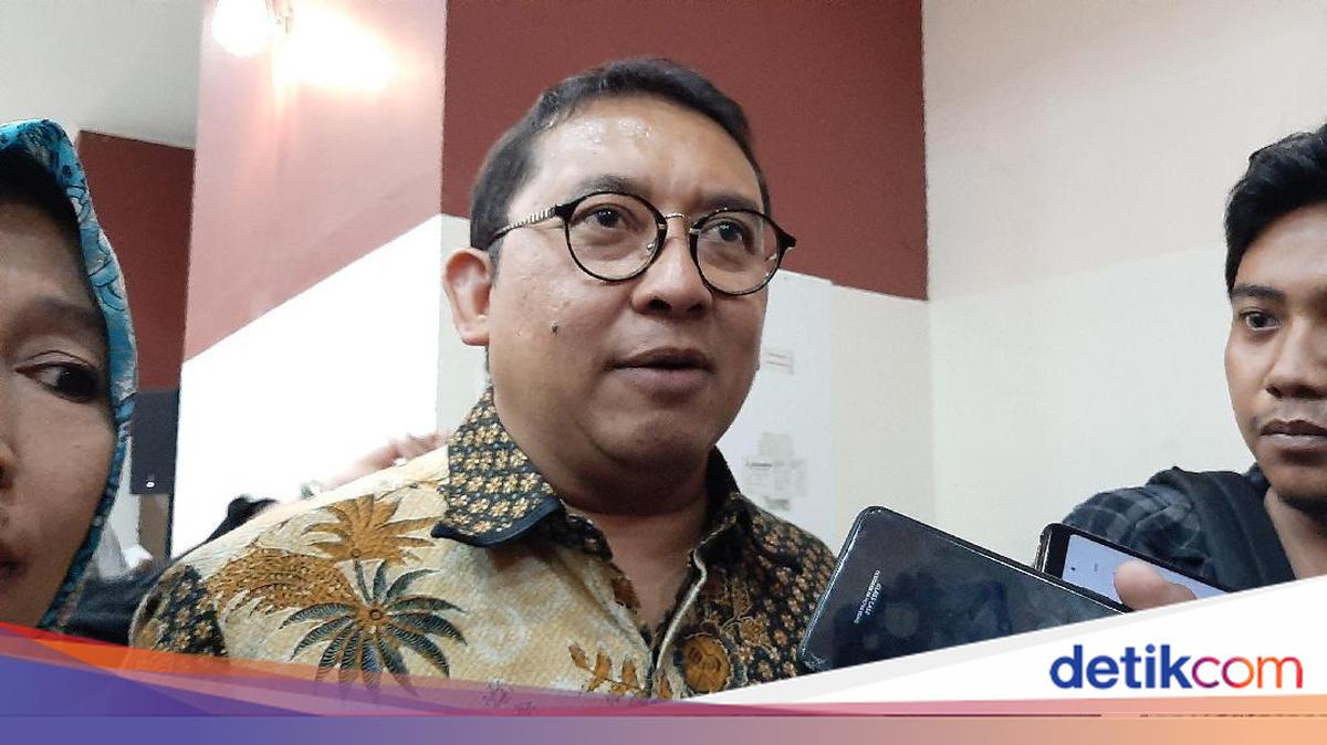 Fadli Zon Nyanyi Lagu Sunda 'Ayang-ayang Gung', Sindir Pejabat Haus Kuasa