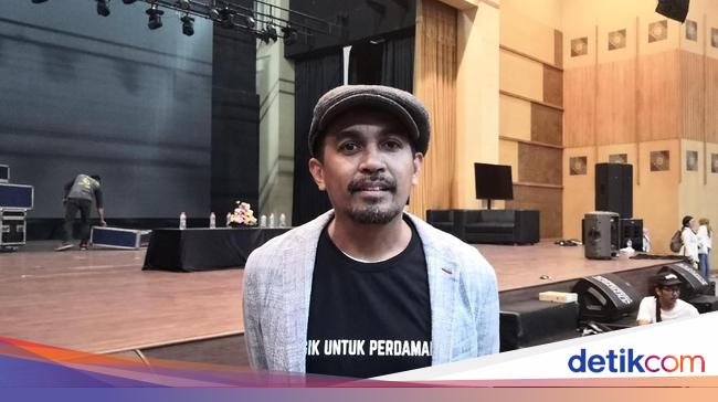 Akhir Cerita Cinta Lirik - Akhir Cerita Cinta - Glenn Fredly | Piano