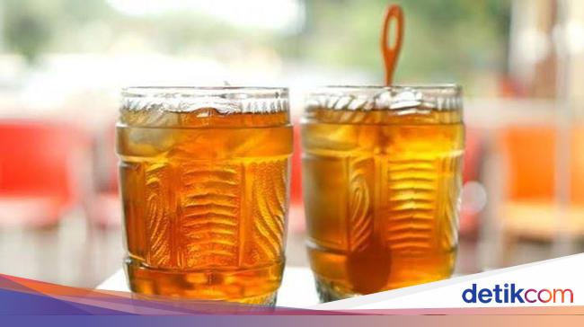 Sejak Pagi Puluhan Orang Serbu Es Teh Manis Viral Di Solo