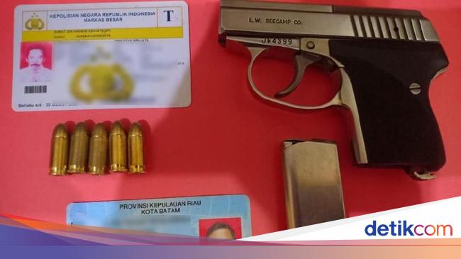 Ditolak Ml Oleh Lc Pistol Komisaris Utama Ini Menyalak Di Tempat Karaoke