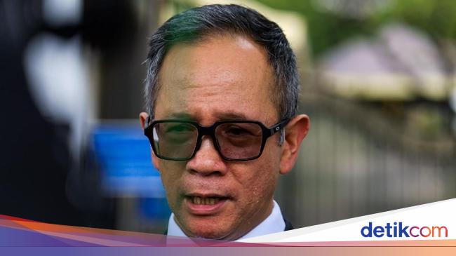 Disentil Jokowi, OJK Boss Opens Up About Credit & Savings of Indonesian People in Banks
