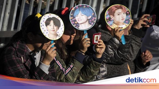 Hukum Memasang Poster Kpop Di Kamar Lakaran Hukum Memasang Poster Kpop Di Kamar Lakaran