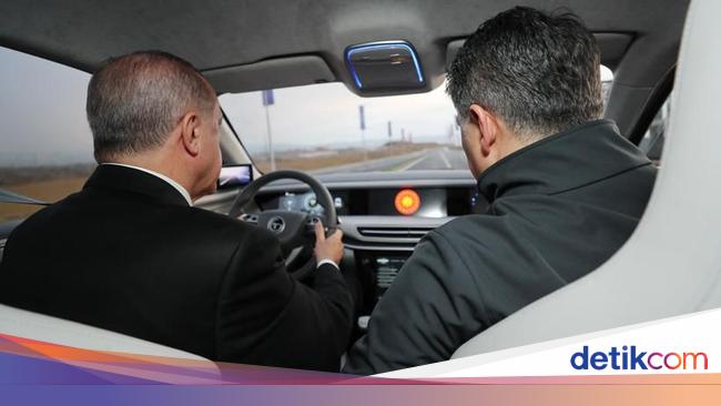 Lihat Bangganya Erdogan Pada Mobil Nasional Turki