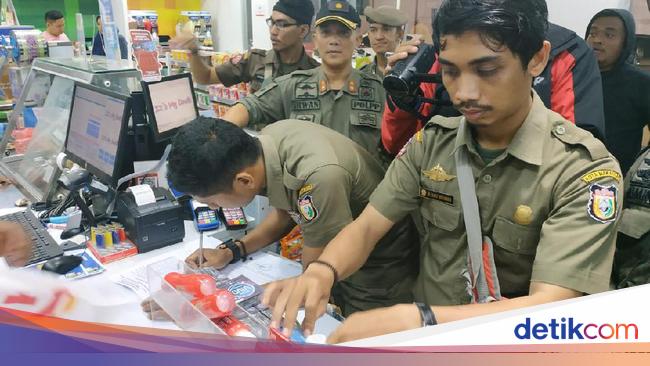 Gencar Satpol Pp Makassar Razia Kondom Cegah Seks Bebas Di Hari Valentine