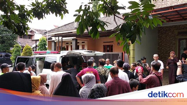 Selain Lina Mantan Istri Sule, 5 Artis Ini Juga Mengalami Serangan Jantung