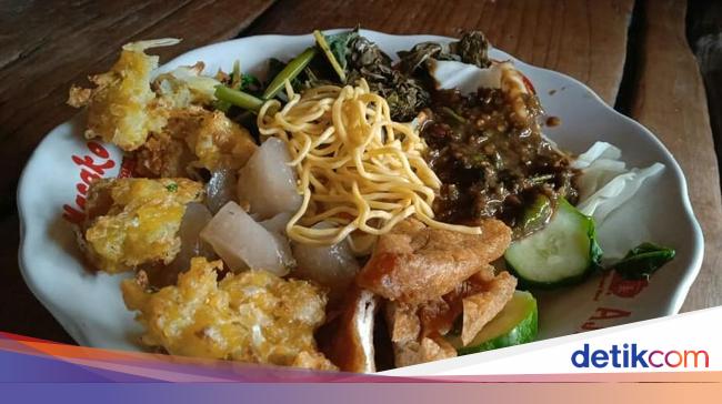 Huaah Pedas Gurih Rujak Gamel Diracik Dengan Terasi Cirebon