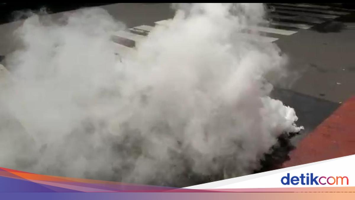 Ini Dugaan Penyebab Jalan Berasap di Bandung
