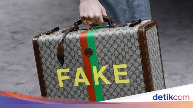 Tren Tas Pria Gucci 2022 Mirip Kotak Makan Sampai Bergaya Tren Tas Pria Gucci 2022 Mirip Kotak Makan Sampai Bergaya