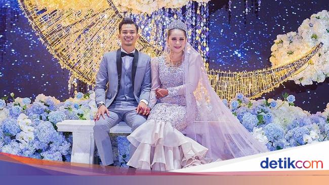 Kisah Cinta Guru Geografi Yang Menikahi Artis Dengan Mas Kawin Sederhana