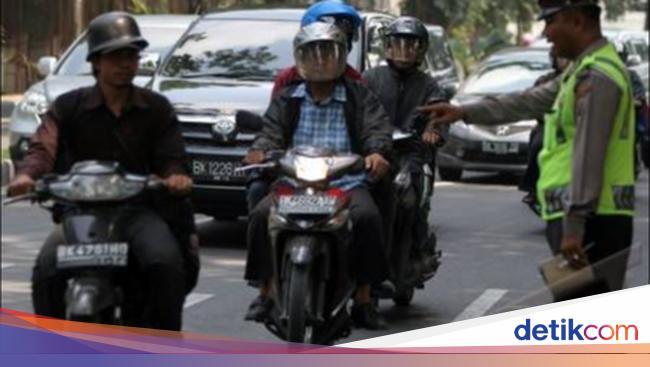 MK Tegaskan Sepeda  Motor  Wajib  Nyalakan Lampu  di Siang Hari