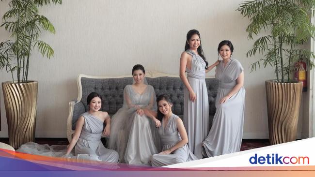 Gaun Bridesmaid Ini Bisa Diubah Jadi Ratusan Model Tanpa Batas Gaun Bridesmaid Ini Bisa Diubah Jadi Ratusan Model Tanpa Batas